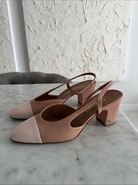 CHANEL Two-Tone Blush Slingback Pumps